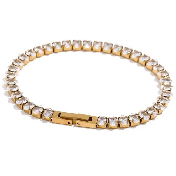 18k Gold Plated Luxury Tennis Bracelet - Picture 3 of 7